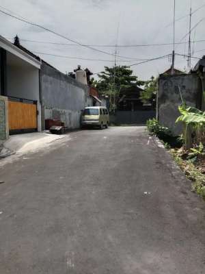 Dijual Rumah Baru Lantai 2 di Panjer Dekat Ke Tukad Barito lokasi di Denpasar Selatan, tersedia melalui melalui situs Olx