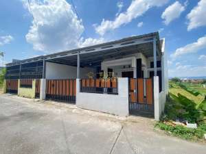 DIJUAL RUMAH CANTIK DESAIN MODERN DI JALAN IMOGIRI TIMUR lokasi di Pleret, tersedia melalui melalui situs Olx