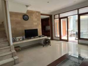 DIJUAL RUMAH CANTIK DI AREA KEBAYORAN BARU JAKARTA SELATAN lokasi di Kebayoran Baru, tersedia melalui melalui situs Olx