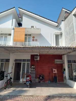Dijual rumah cantik siap huni dalam townhouse nempel dengan graha raya lokasi di Serpong Utara, tersedia melalui melalui situs Olx