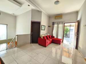 DIJUAL RUMAH CIBUBUR RESIDENCE JATISAMPURNA BEKASI lokasi di Jati Sampurna, tersedia melalui melalui situs Olx