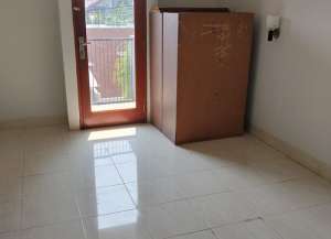 DIJUAL RUMAH DI CIMANGGIS DEPOK lokasi di ",
          price: `2300000000`,
          currency: `IDR`
    };


    let pageData = {
        viewPhoneModalField: , tersedia melalui melalui situs Lamudi