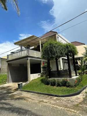 Dijual rumah di kadrie oening samarinda lokasi di Samarinda Ulu, tersedia melalui melalui situs Olx