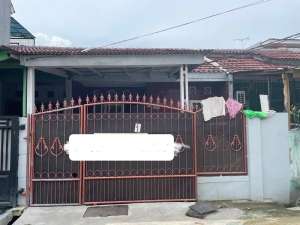 Dijual Rumah Di Villa Tomang Baru Jalan Beton masuk 2 Mobil lokasi di Pasar Kemis, tersedia melalui melalui situs Olx