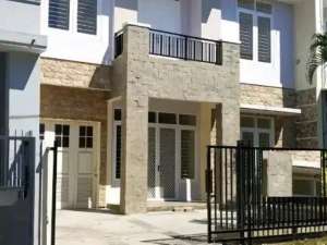 DIJUAL RUMAH GRAHA SENTOSA MERR RUNGKUT SURABAYA RON.A559 lokasi di Rungkut, tersedia melalui melalui situs Olx