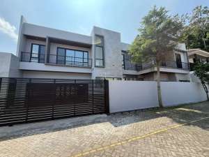 Dijual rumah istimewa di Wahid Nanggulan Salatiga lokasi di Sidorejo, tersedia melalui melalui situs Olx