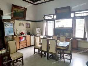 Dijual Rumah Kuno Belanda Ijen Boulevard Malang Dekat Katedral Ijen cocok guest house,hunian,resto cafe klasik,kantor lokasi di Klojen, tersedia melalui melalui situs Olx