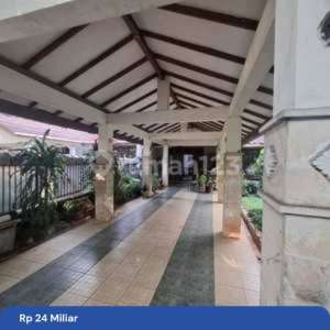 Dijual Rumah Lama Hitung Tanah Di Kebayoran Baru, Lokasi Premium Dekat Scbd , tersedia melalui melalui situs Rumah123