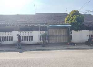 Dijual Rumah Lokasi Sangat Strategis Area Jagakarsa JakselDipinggir lokasi di jagakarsa, tersedia melalui melalui situs Lamudi