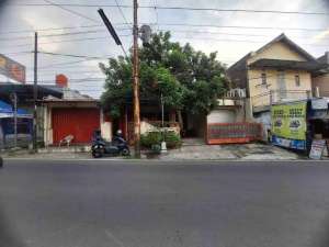 Dijual Rumah Luas Di Kota Solo Mojosongo lokasi di Jebres, tersedia melalui melalui situs Olx