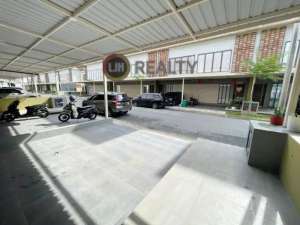 Dijual Rumah Mewah di The Icon Central Batam Kota lokasi di Batam Kota, tersedia melalui melalui situs Olx