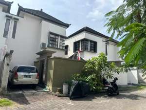 dijual rumah minimalis lantai 2 nusa dua beno lokasi di Nusa Dua, tersedia melalui melalui situs Olx