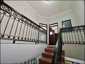 Dijual Rumah Ngagel Wasana dekat pusat kota, dekat MERR lokasi di Raya Darmo, tersedia melalui melalui situs Olx