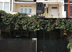 DIJUAL RUMAH NYAMAN DI ANTAPANI KIDUL BANDUNG lokasi di antapani-cicadas, tersedia melalui melalui situs Lamudi