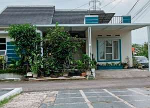 Dijual Rumah Nyaman Terawat Siap Huni Lokasi di Cluster Pesona Cisaranten Indah Arcamanik Bandung lokasi di ",
          price: `1200000000`,
          currency: `IDR`
    };


    let pageData = {
        viewPhoneModalField: , tersedia melalui melalui situs Lamudi