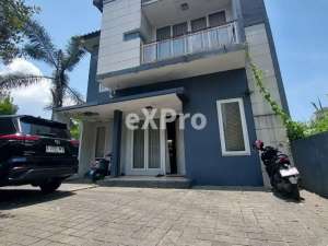 Dijual Rumah Strategis di Area Elite Cigadung Dago Bandung dkt Sekolah Salman Al Farisi lokasi di Cibeunying Kaler, tersedia melalui melalui situs Olx