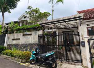 DIJUAL Rumah Tinggal SIAP HUNI di Kawasan Elite Pondok Hijau Setiabudi Gegerkalong Bandung lokasi di ",
          price: `2000000000`,
          currency: `IDR`
    };


    let pageData = {
        viewPhoneModalField: , tersedia melalui melalui situs Lamudi