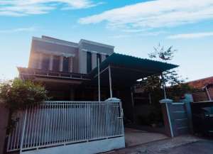 Dijual Rumah Tingkat Pojok Siap Huni Tanah 300m di Pusat Kota Slawi Tegal lokasi di kagok, tersedia melalui melalui situs Lamudi