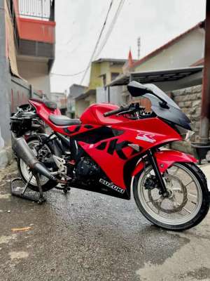 Jual bekas DIJUAL SUZUKI GSX 150 R,lokasi di Pancoran Mas
