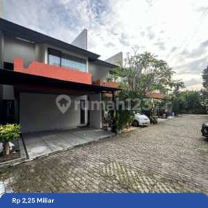 Dijual Townhouse Ruma Jagakarsa Jaksel , tersedia melalui melalui situs Rumah123