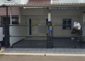 DISEWA RUMAH KOMPLEK JANUR ASRI UKU 6X17 RAPI JLN LEBAR NON FURNISHED SIAP HUNI lokasi di kelapa-gading, tersedia melalui melalui situs Lamudi