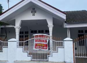 DISEWAKAN di Perum DAMAI LANGGENG,Pekanbaru,KT 3KM 2,LT 130LB 100,1300 watt lokasi di pekanbaru-kota, tersedia melalui melalui situs Lamudi