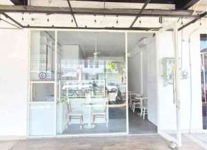 DISEWAKAN Ruko San Antonio pakuwon city SIAP PAKAI , Surabaya Timur lokasi di ",
          price: `135000000`,
          currency: `IDR`
    };


    let pageData = {
        viewPhoneModalField: , tersedia melalui melalui situs Lamudi