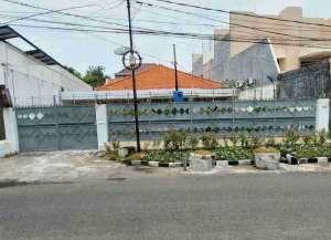Disewakan Rumah Cocok Untuk Gudang , Kantor dan Usaha Lainnya di Argopuro , Sawahan, Surabaya lokasi di sawahan-4, tersedia melalui melalui situs Lamudi