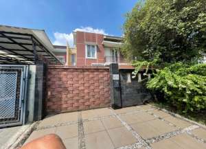 DISEWAKAN RUMAH FULL FURNISHED DI BOULEVARD BANJAR WIJAYA TANGERANG lokasi di cipete, tersedia melalui melalui situs Lamudi