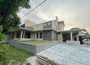 Disewakan rumah siap huni 6 Kamar Tidur Meadow Green Lippo cikarang lokasi di ",
          price: `280000000`,
          currency: `IDR`
    };


    let pageData = {
        viewPhoneModalField: , tersedia melalui melalui situs Lamudi