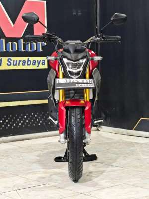 Jual bekas DP 3jt an Honda New CB150R SE STREETFIRE SE TH 2023 matte red,lokasi di Sedati