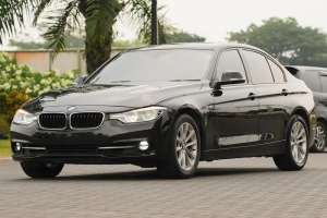 Jual bekas DP 5jt BMW 320i Sport Facelift LCI 2017 F30,lokasi di 