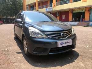 Jual bekas DP MURAH Nissan Grand livina 1.5 SV Bensin-MT 2013 Biru CPZCB,lokasi di 