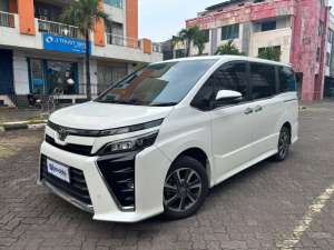 Jual bekas DP MURAH - Toyota Voxy 2.0 Bensin-AT 2019,lokasi di 