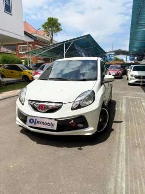 Jual bekas DP Rendah - Honda Brio Satya 1.2 E Bensin MT 2015 Putih,lokasi di 