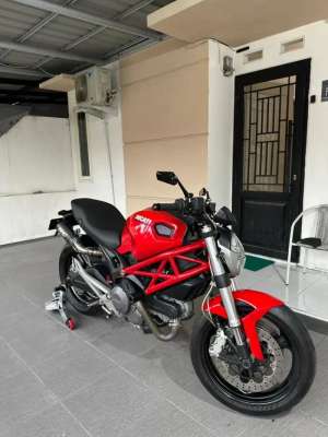 Jual bekas Ducati Monster 795 2015 FULL PAPER,lokasi di Pekanbaru Kota