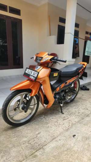 Jual bekas Fizr 2002 pajak idup,lokasi di Tanah Sareal