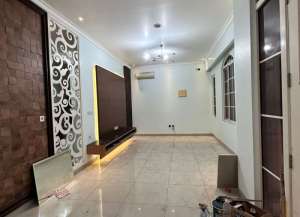 For Sale Rumah Greenlake City West Europe Bagus Uk. 10 x 15 M2 lokasi di ",
          price: `3950000000`,
          currency: `IDR`
    };


    let pageData = {
        viewPhoneModalField: , tersedia melalui melalui situs Lamudi