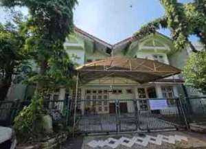 Graha indah dekat A Yanijual rmh 2 lantaui gayung kebonsari cocok untuk kos atau rmh tinggal lokasi di gayungan, tersedia melalui melalui situs Lamudi