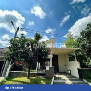 h135 Semi FurnishLangsung Huni Rumah Greenland Tidar Malang , tersedia melalui melalui situs Rumah123