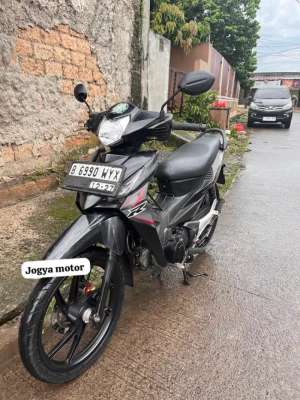 Jual bekas harga terjangkauhonda revo th 2008,lokasi di Sawangan