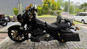 Jual bekas Harley Davidson Street Glide 2013 Performance Bagger,lokasi di Klojen