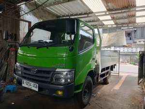 Jual bekas Hino Dutro Engkel THN 2010 Bak,lokasi di 