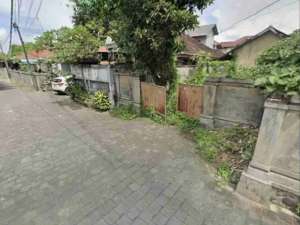 Hitung Tanah 310mw Isi Kosan Mangkrak di Jln WR Supratman lokasi di Denpasar Timur, tersedia melalui melalui situs Olx