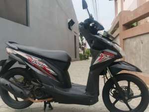 Jual bekas Honda beat FI esp 2015 stater halus mulus terawat,lokasi di Ciledug