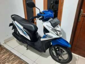 Jual bekas Honda Beat FI Esp Th 2015 Sehat Terawat Siap Pakai,lokasi di Pesanggrahan