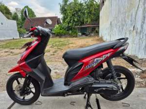 Jual bekas Honda Beat Karbu, Th 2011 , Merah,lokasi di Taman
