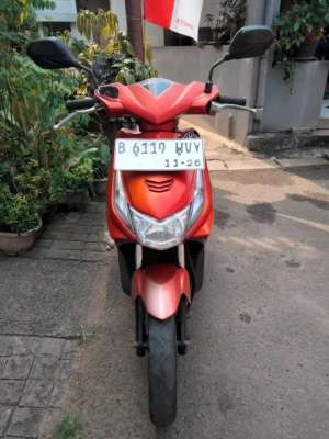 Jual bekas Honda Beat karburator Gress tahun 2009 pajak hidup,lokasi di Sawangan