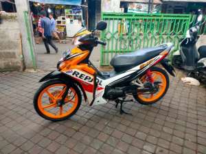 Jual bekas Honda Blade 125cc Pajak Hidup Tahun 2016,lokasi di Setia Budi
