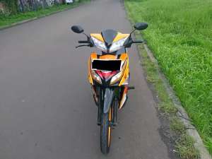 Jual bekas Honda Blade Fi cw dd th 2016 pajak panjang tgn1,lokasi di Sawangan